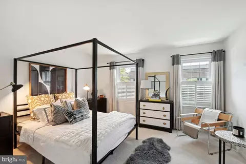 Bedroom - 11122 Timberhead Ln, Reston, VA 20191 photo 1 of 4