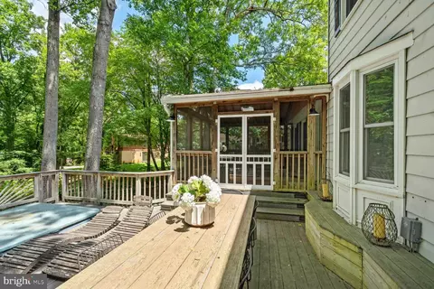Exterior - 11122 Timberhead Ln, Reston, VA 20191 photo 4 of 5