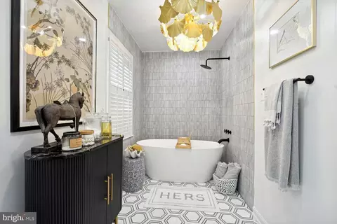 Bath - 11122 Timberhead Ln, Reston, VA 20191 photo 3 of 5