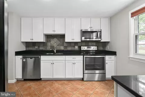 2803 Classic Ct, Herndon, VA 20171 photo 5