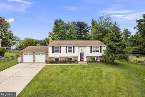 2803 Classic Ct, Herndon, VA 20171 photo 2