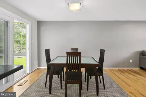 2803 Classic Ct, Herndon, VA 20171 photo 11