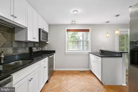 2803 Classic Ct, Herndon, VA 20171 photo 7