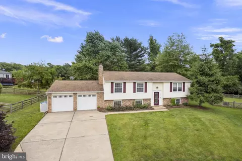 2803 Classic Ct, Herndon, VA 20171 photo 3