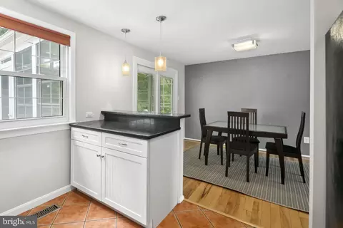 2803 Classic Ct, Herndon, VA 20171 photo 8