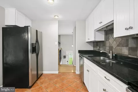 2803 Classic Ct, Herndon, VA 20171 photo 6