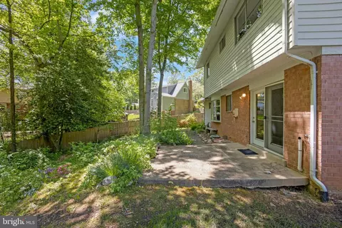 8419 Derby Ct, Springfield, VA 22151 photo 2