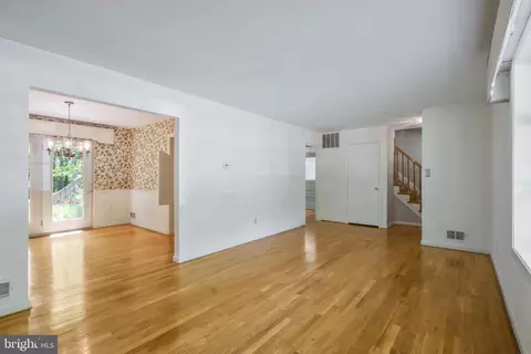 8419 Derby Ct, Springfield, VA 22151 photo 7