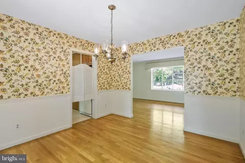 8419 Derby Ct, Springfield, VA 22151 photo 9