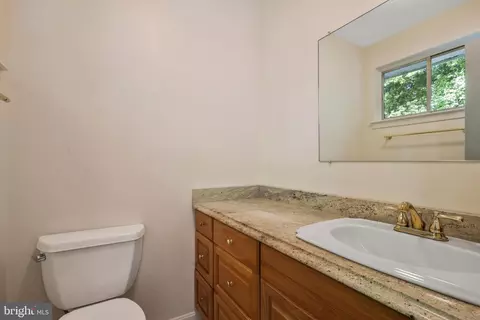 8419 Derby Ct, Springfield, VA 22151 photo 16