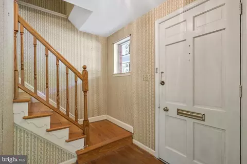 8419 Derby Ct, Springfield, VA 22151 photo 3