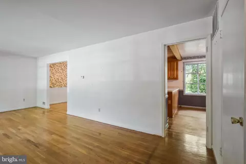 8419 Derby Ct, Springfield, VA 22151 photo 4