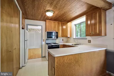 8419 Derby Ct, Springfield, VA 22151 photo 13