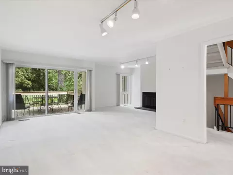 Living - 11620 Newbridge Ct, Reston, VA 20191 photo 4 of 14