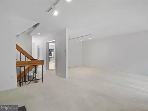 Living - 11620 Newbridge Ct, Reston, VA 20191 photo 9 of 14