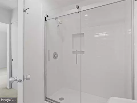 Bath - 11620 Newbridge Ct, Reston, VA 20191 photo 3 of 5