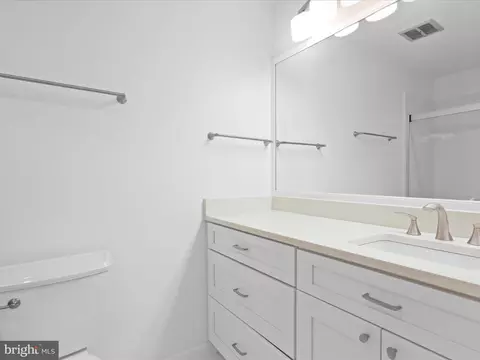 Bath - 11620 Newbridge Ct, Reston, VA 20191 photo 2 of 5