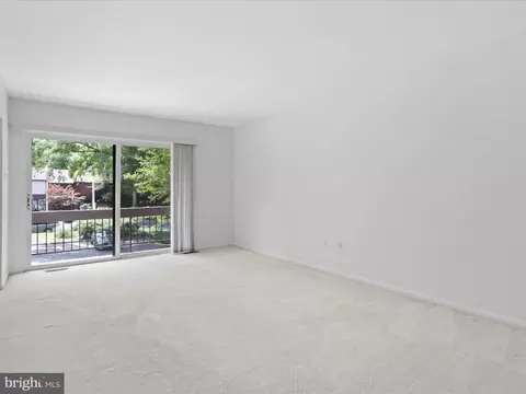 Living - 11620 Newbridge Ct, Reston, VA 20191 photo 10 of 14