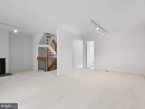Living - 11620 Newbridge Ct, Reston, VA 20191 photo 6 of 14