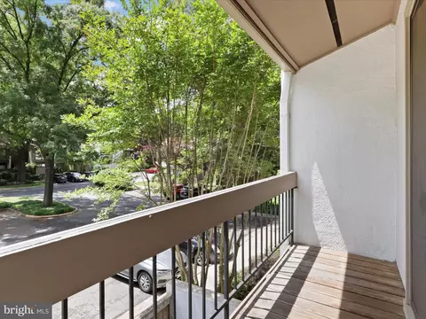 Exterior - 11620 Newbridge Ct, Reston, VA 20191 photo 7 of 12