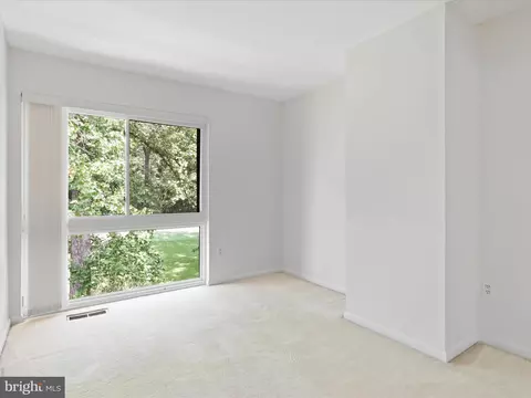 Bedroom - 11620 Newbridge Ct, Reston, VA 20191 photo 4 of 9