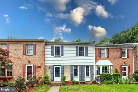 6012 Kerrwood St, Burke, VA 22015