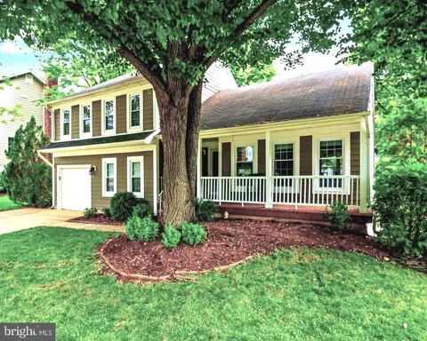 6211 Gentle Ln, Alexandria, VA 22310