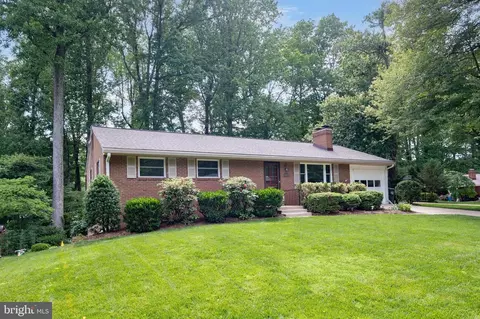 7717 Bellington Ct, Springfield, VA 22151