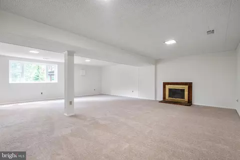 Living - 7717 Bellington Ct, Springfield, VA 22151 photo 9 of 9