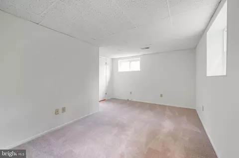 Bedroom - 7717 Bellington Ct, Springfield, VA 22151 photo 6 of 7