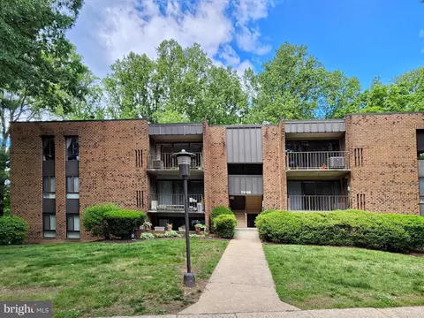 7908 Inverton Rd #301, Annandale, VA 22003