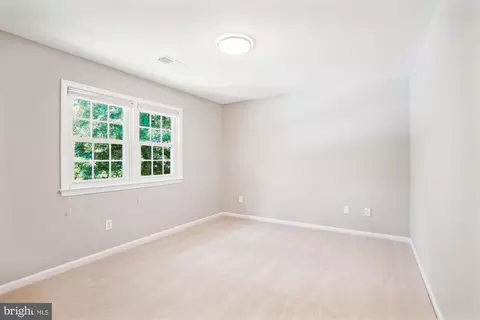 8620 Willowmere Dr, Vienna, VA 22180 photo 28