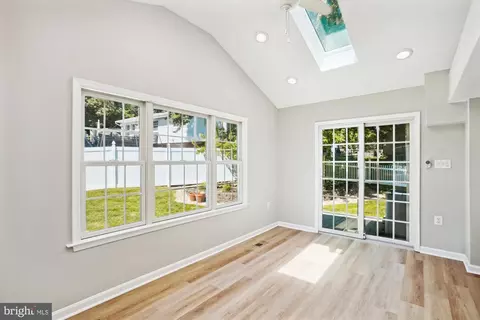 8620 Willowmere Dr, Vienna, VA 22180 photo 21