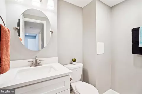 8620 Willowmere Dr, Vienna, VA 22180 photo 37