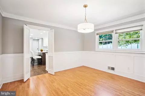 8620 Willowmere Dr, Vienna, VA 22180 photo 14