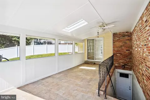 8620 Willowmere Dr, Vienna, VA 22180 photo 46