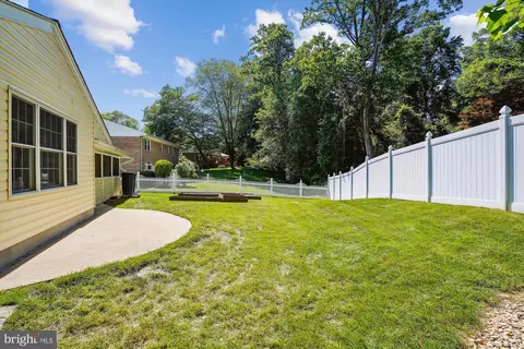 8620 Willowmere Dr, Vienna, VA 22180 photo 47