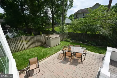 Exterior - 13441 Broken Branch Ct, Chantilly, VA 20151 photo 2 of 17