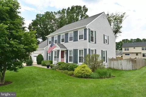 Exterior - 13441 Broken Branch Ct, Chantilly, VA 20151 photo 14 of 17