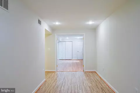 Entry Way - 13441 Broken Branch Ct, Chantilly, VA 20151 photo 5 of 5
