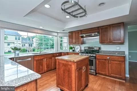 Kitchen - 13441 Broken Branch Ct, Chantilly, VA 20151 photo 3 of 3
