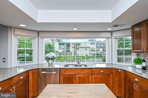 Kitchen - 13441 Broken Branch Ct, Chantilly, VA 20151 photo 2 of 3