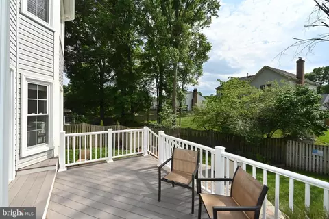 Exterior - 13441 Broken Branch Ct, Chantilly, VA 20151 photo 4 of 17
