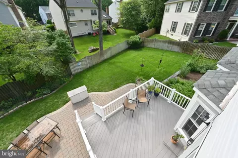 Exterior - 13441 Broken Branch Ct, Chantilly, VA 20151 photo 6 of 17