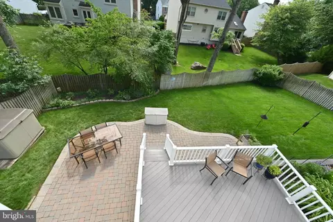 Exterior - 13441 Broken Branch Ct, Chantilly, VA 20151 photo 7 of 17