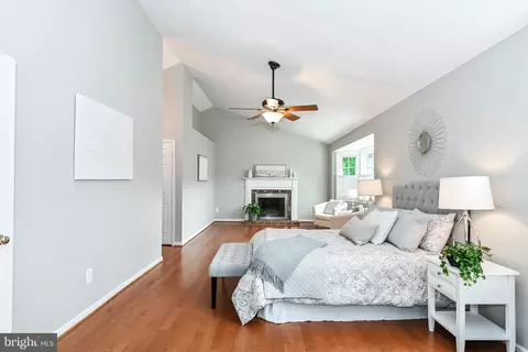 Bedroom - 13441 Broken Branch Ct, Chantilly, VA 20151 photo 2 of 3
