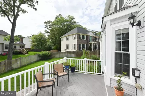 Exterior - 13441 Broken Branch Ct, Chantilly, VA 20151 photo 5 of 17