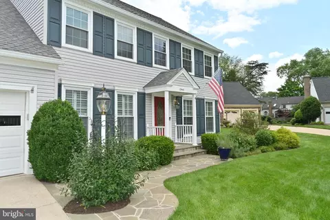Exterior - 13441 Broken Branch Ct, Chantilly, VA 20151 photo 15 of 17