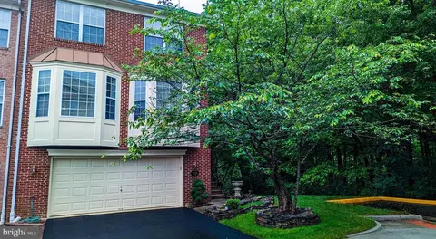 7739 Rachael Whitney Ln, Alexandria, VA 22315