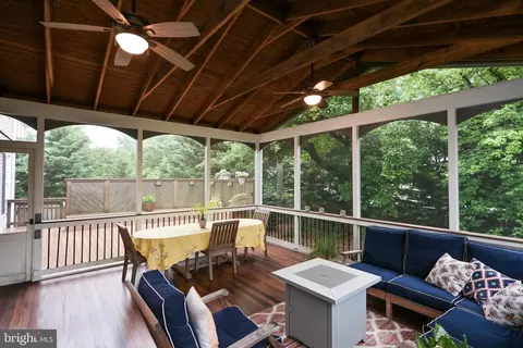Exterior - 9447 Brenner Ct, Vienna, VA 22180 photo 3 of 8